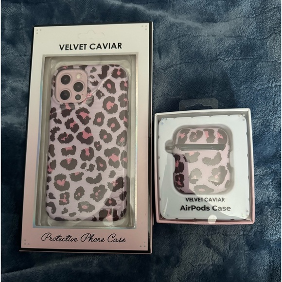 Velvet Caviar iPhone 12 Pro Case and iPhone Airpods Case 2nd Generation NWB - Picture 1 of 2